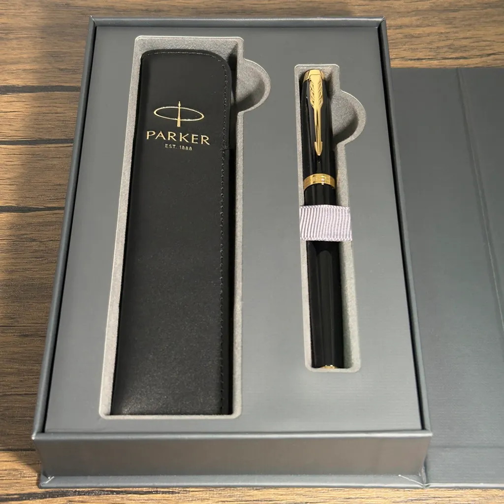(可加購刻字服務)【PARKER 派克】IM麗雅黑金夾鋼珠筆 真皮筆套禮盒 1975576PG✿50B005